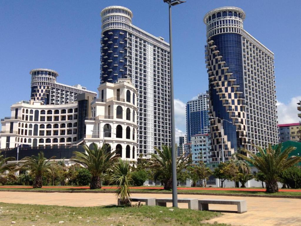 Royal Apartments Batumi Eksteriør billede