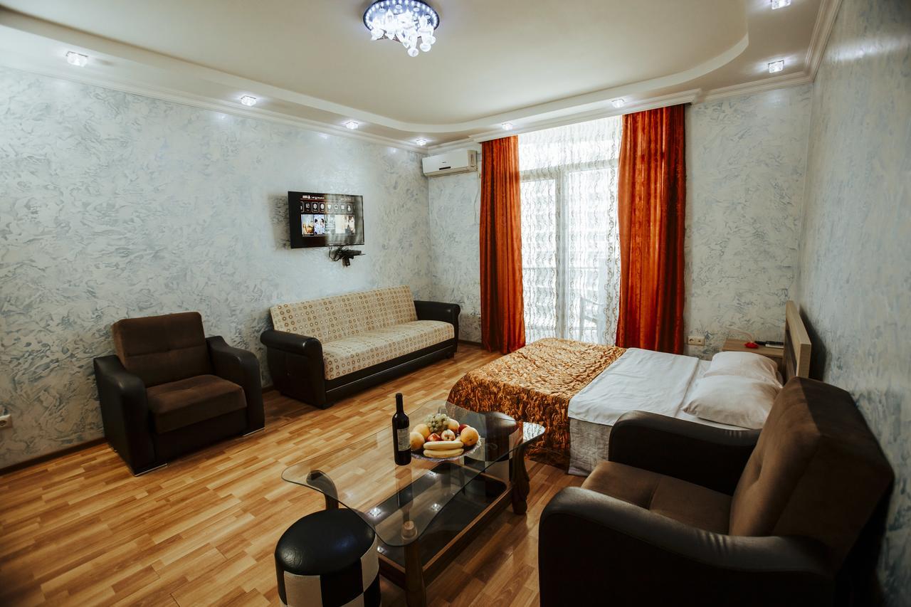 Royal Apartments Batumi Eksteriør billede