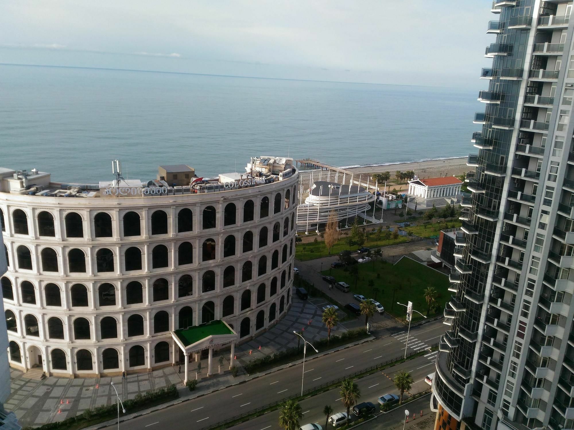 Royal Apartments Batumi Eksteriør billede